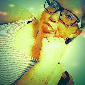 Meet your Posher, Ella